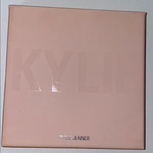 Kylie cosmetics face palette